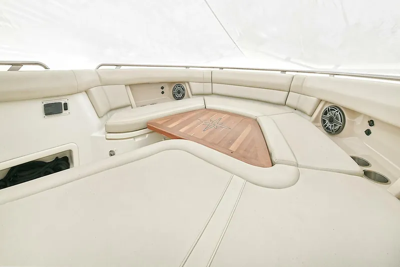 Slide: The Image of Boston Whaler 380 Realm 2020 - 4128672