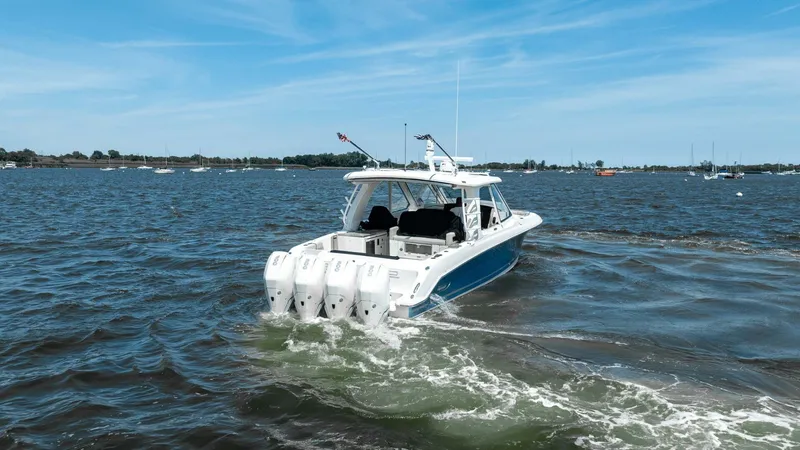 Slide: The Image of Boston Whaler 380 Realm 2020 - 4553081