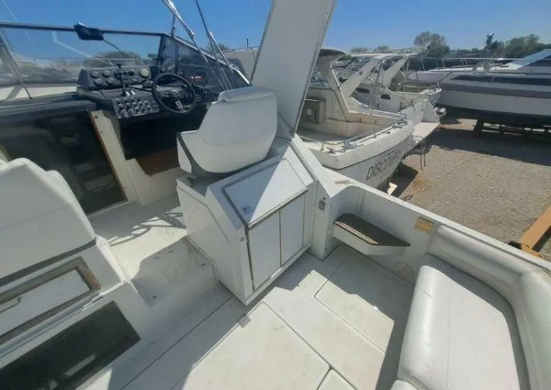 Slide: The Image of Carver Yachts Montego 3257 1991 - 4129943