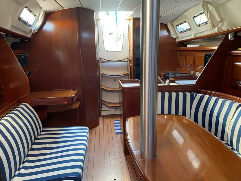 Slide: The Image of Companionway Looking aft from V-berth. Beautiful interior with laminated flooring - 4130386