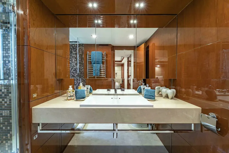 Slide: The Image of 2012 Princess 104 - head - 4133500