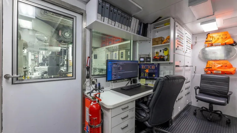 Slide: The Image of 2003 170 Feadship 51.8M "Amanti" - 4273976