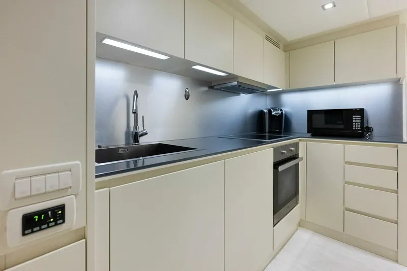 Slide: The Image of Pershing Express Cruiser 2017 - 4147740