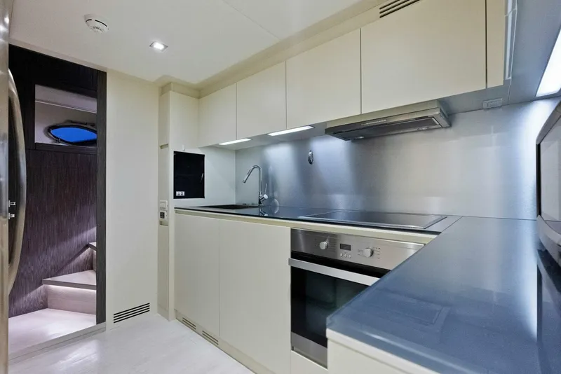 Slide: The Image of Pershing Express Cruiser 2017 - 4147741