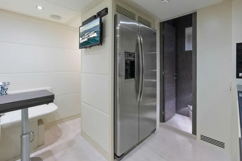 Slide: The Image of Pershing Express Cruiser 2017 - 4147742