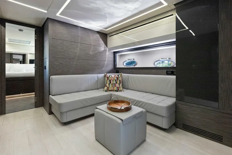 Slide: The Image of Pershing Express Cruiser 2017 - 4147754