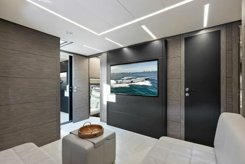 Slide: The Image of Pershing Express Cruiser 2017 - 4147755