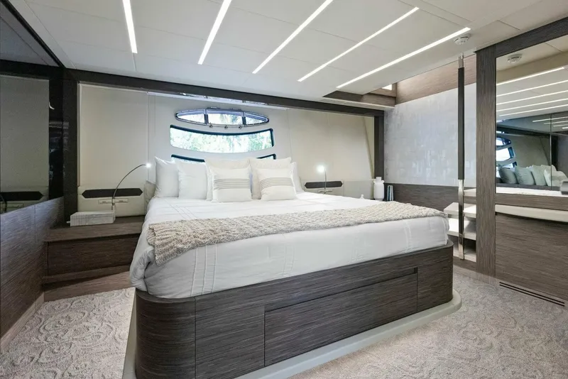 Slide: The Image of Pershing Express Cruiser 2017 - 4147759