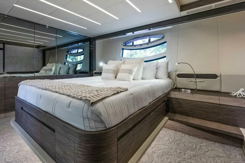 Slide: The Image of Pershing Express Cruiser 2017 - 4147761