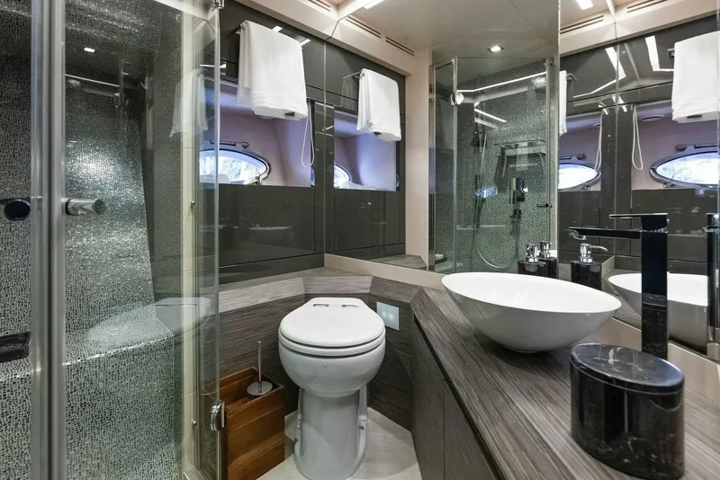 Slide: The Image of Pershing Express Cruiser 2017 - 4147769