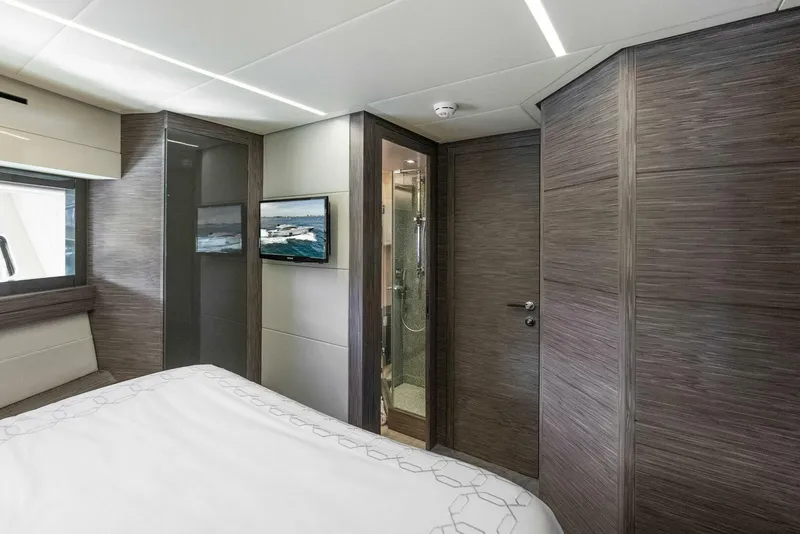 Slide: The Image of Pershing Express Cruiser 2017 - 4147772