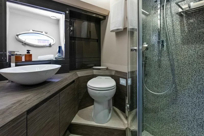 Slide: The Image of Pershing Express Cruiser 2017 - 4147775