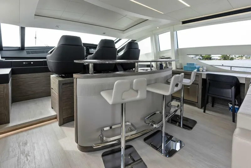 Slide: The Image of Pershing Express Cruiser 2017 - 4147780