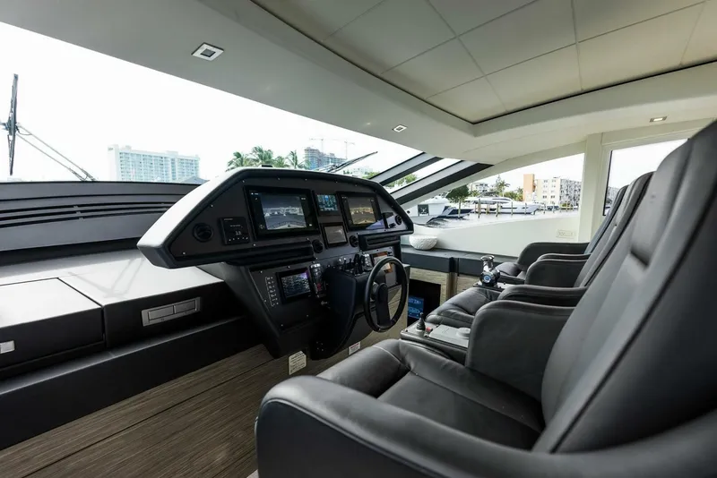 Slide: The Image of Pershing Express Cruiser 2017 - 4147784