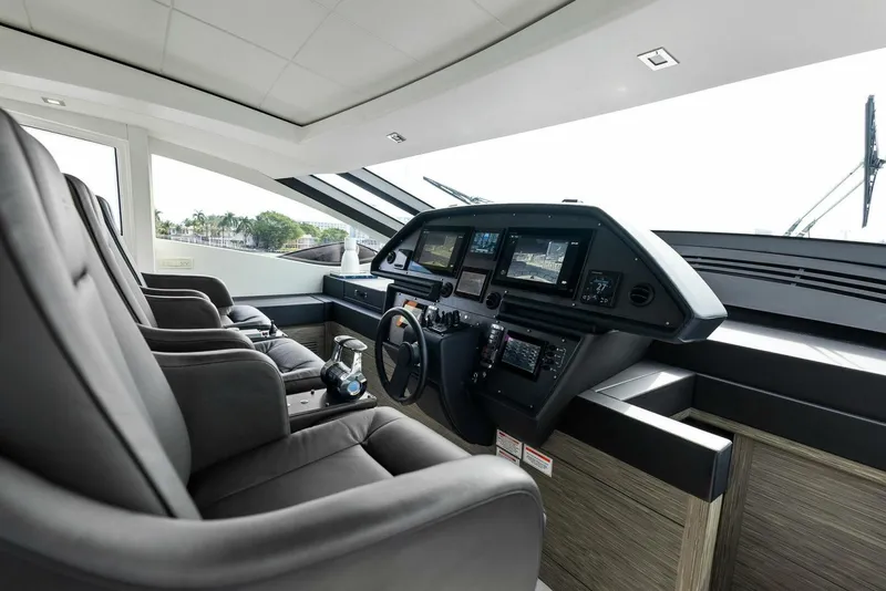 Slide: The Image of Pershing Express Cruiser 2017 - 4147785