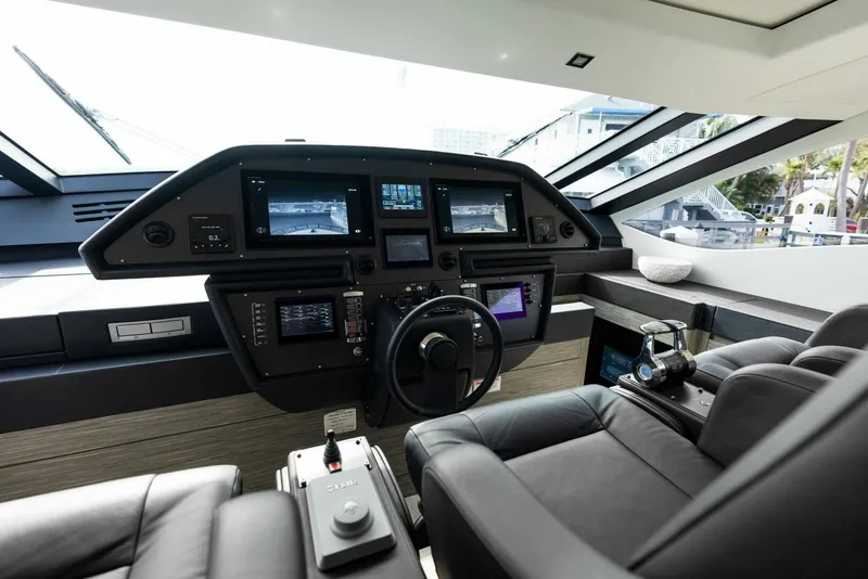 Slide: The Image of Pershing Express Cruiser 2017 - 4147790