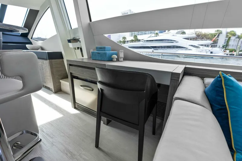 Slide: The Image of Pershing Express Cruiser 2017 - 4147792