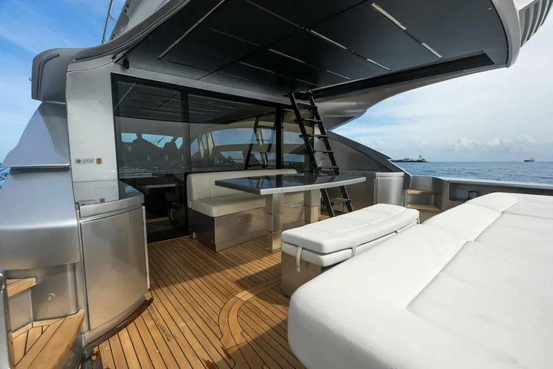 Slide: The Image of Pershing Express Cruiser 2017 - 4147794