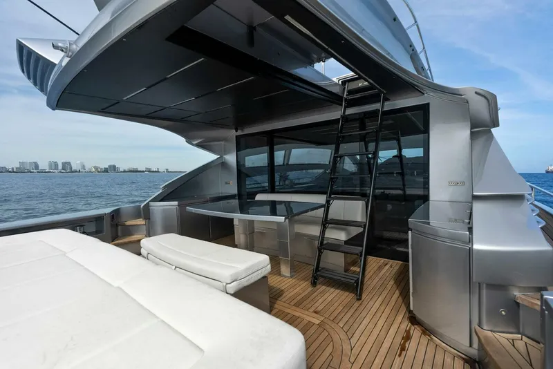 Slide: The Image of Pershing Express Cruiser 2017 - 4147796