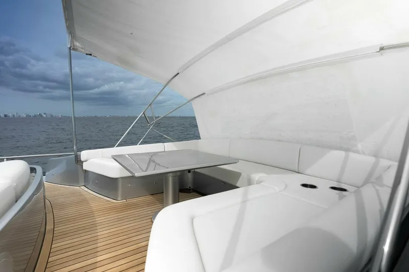 Slide: The Image of Pershing Express Cruiser 2017 - 4147811