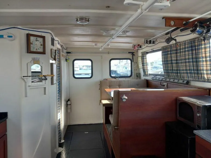 Slide: The Image of Northshore Novi Flybridge Trawler 2004 - 4142118