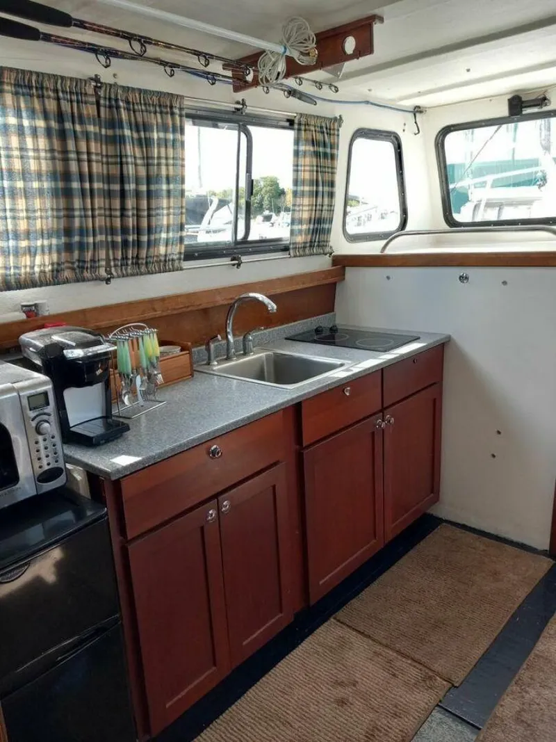 Slide: The Image of Northshore Novi Flybridge Trawler 2004 - 4142115