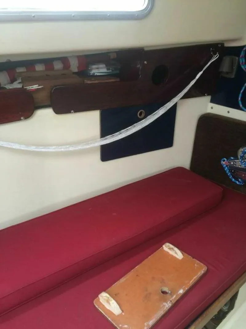 Slide: The Image of Convertible Settee To Berth - 4461587