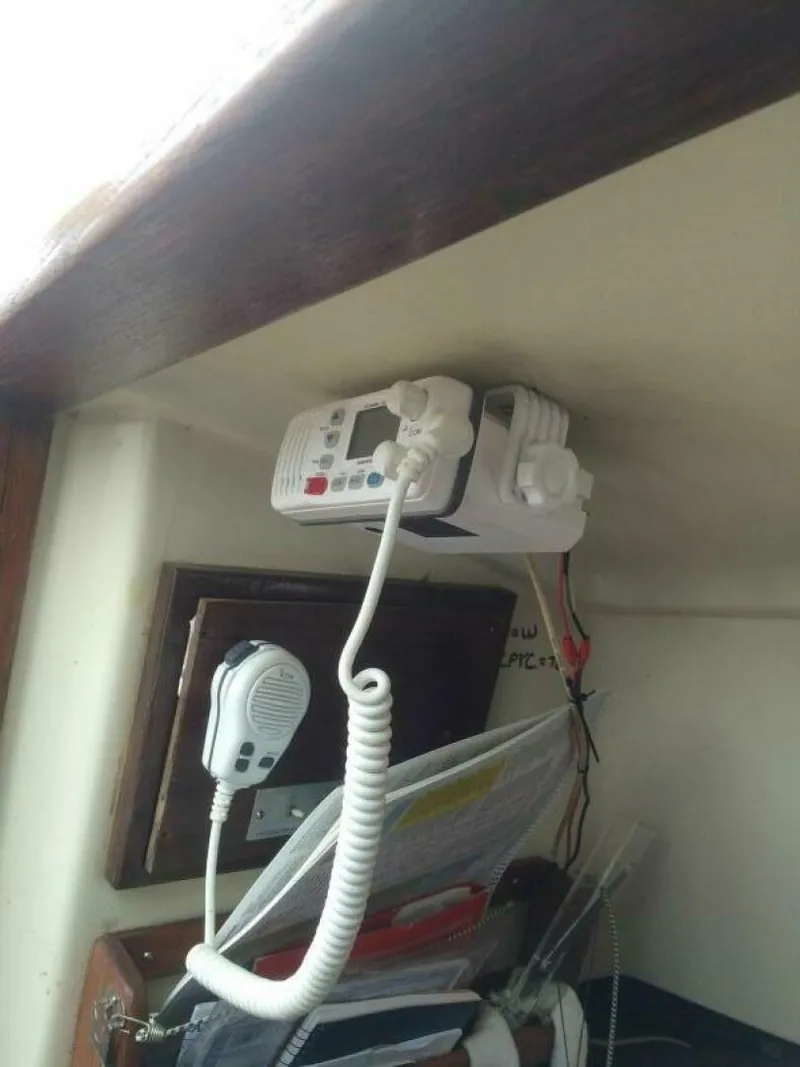 Slide: The Image of VHF Radio - 4461601