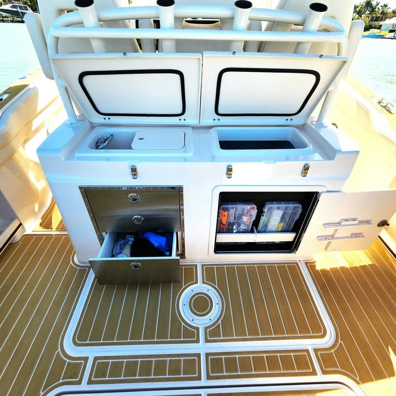 Slide: The Image of Grady-White 326 Canyon 2022 - 4154924