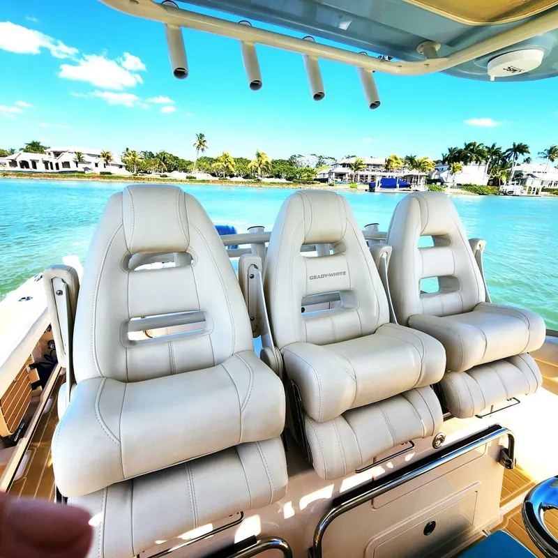 Slide: The Image of Grady-White 326 Canyon 2022 - 4154928