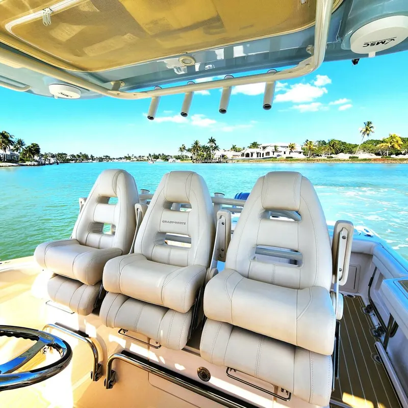 Slide: The Image of Grady-White 326 Canyon 2022 - 4154929