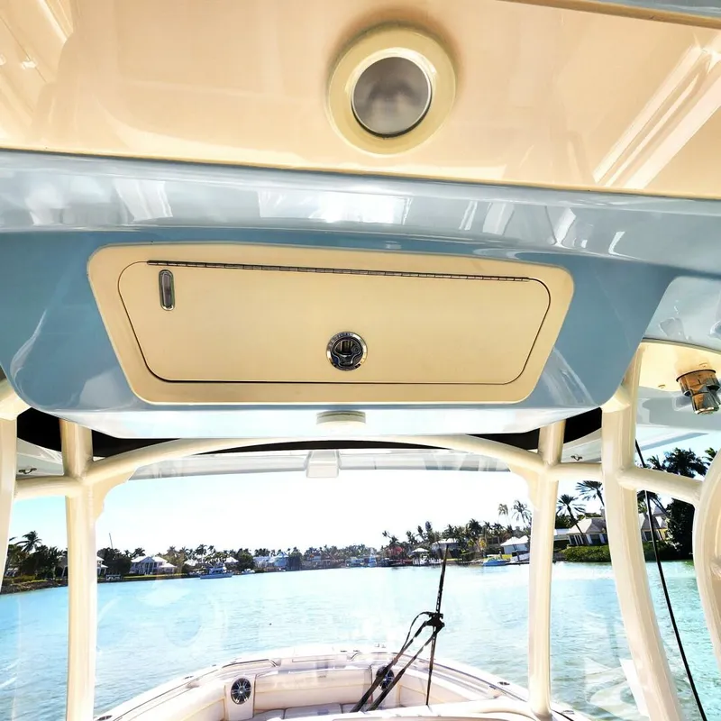 Slide: The Image of Grady-White 326 Canyon 2022 - 4154941