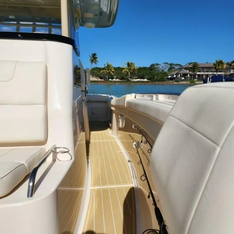 Slide: The Image of Grady-White 326 Canyon 2022 - 4154917