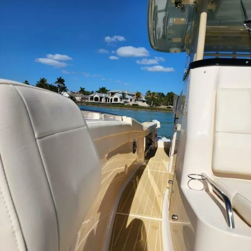 Slide: The Image of Grady-White 326 Canyon 2022 - 4154918