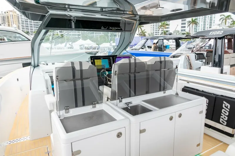 Slide: The Image of Fjord 39 XP 2024 - 4282966