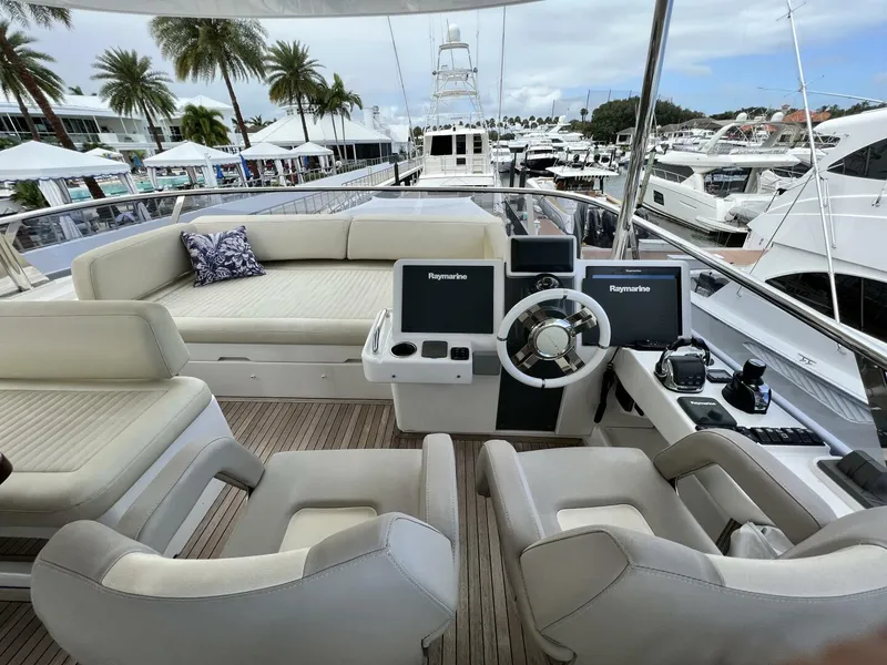 Slide: The Image of Azimut Magellano 2017 - 4156690