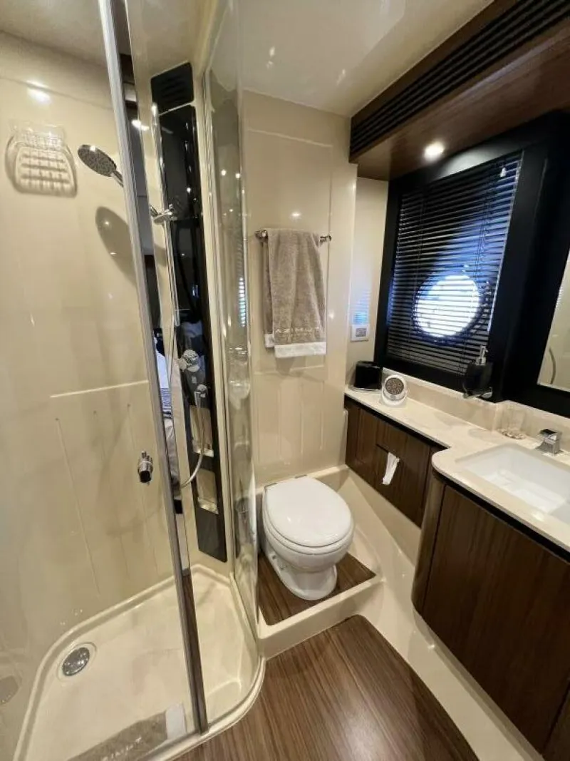 Slide: The Image of Azimut Magellano 2017 - 4156655