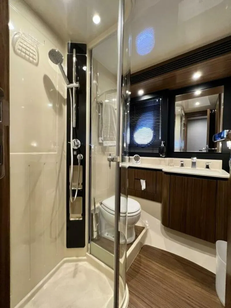 Slide: The Image of Azimut Magellano 2017 - 4156656