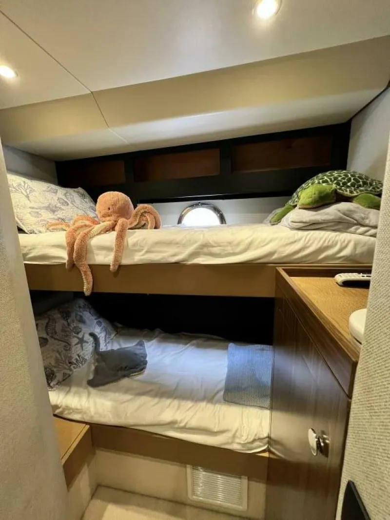 Slide: The Image of Azimut Magellano 2017 - 4156652