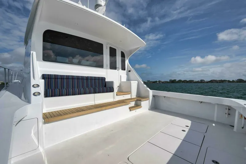Slide: The Image of Viking 52 Smooth Operator-Cockpit 2007 Viking 52 Sport Coupe Smooth Operator - 7652661