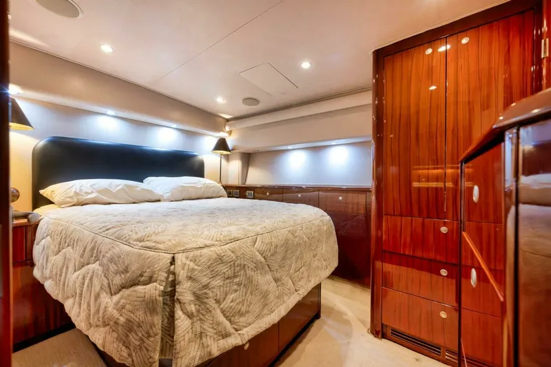Slide: The Image of Viking 52 Smooth Operator-Master Stateroom 2007 Viking 52 Sport Coupe Smooth Operator - 7652647