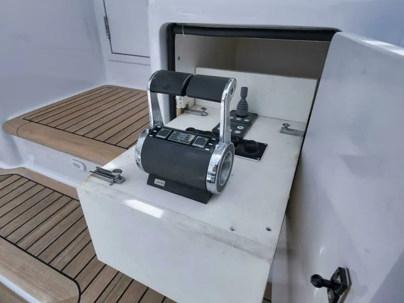 Slide: The Image of Viking 52 Smooth Operator-Cockpit Controls 2007 Viking 52 Sport Coupe Smooth Operator - 7652657