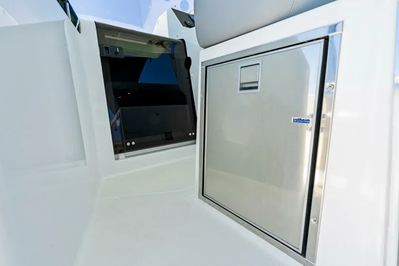 Slide: The Image of Beneteau Flyer 9 SUNdeck 2027 - 4985179