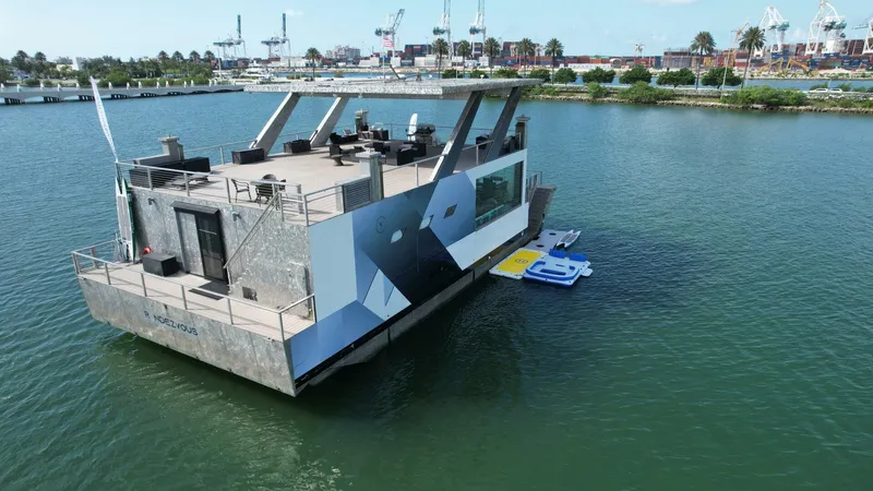 Slide: The Image of Mansion Yachts Mansion Yacht 2018 - 4167734