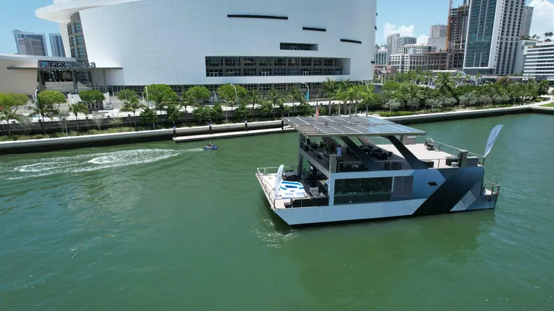 Slide: The Image of Mansion Yachts Mansion Yacht 2018 - 4167729