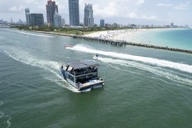 Slide: The Image of Mansion Yachts Mansion Yacht 2018 - 4167727