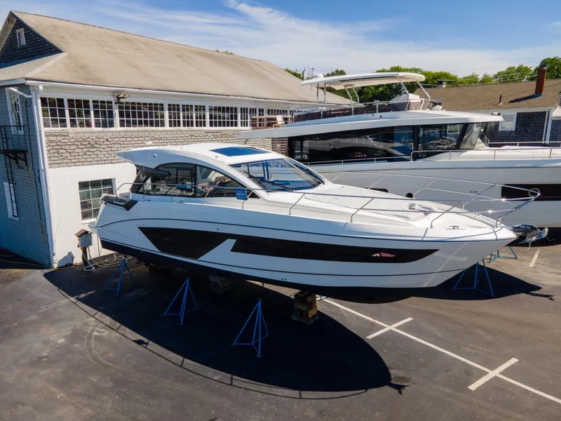 Slide: The Image of Beneteau Gran Turismo 45 2024 - 6535984