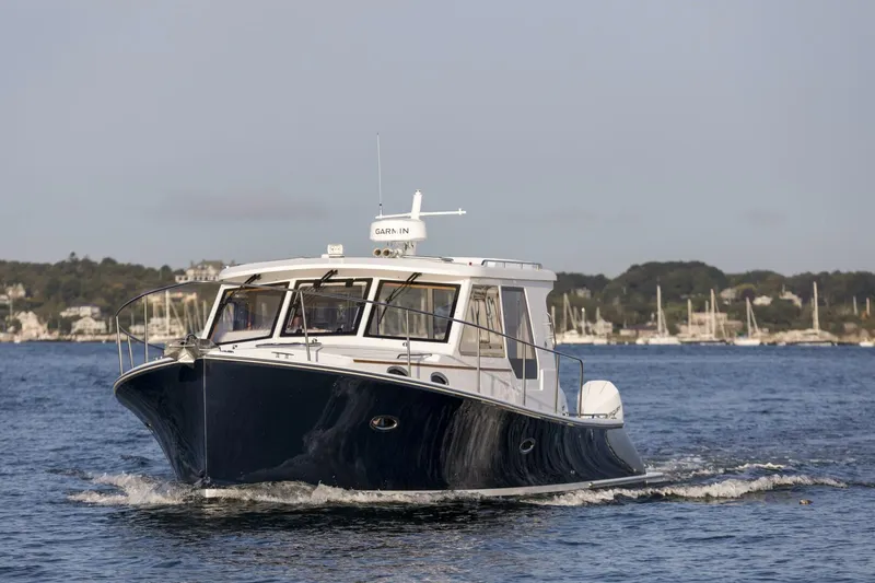 Slide: The Image of True North 39 Outboard Express 2026 - 4741347