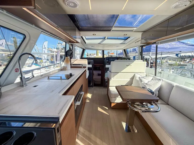 Slide: The Image of Wellcraft 44 Explorer 2026 - 5806002