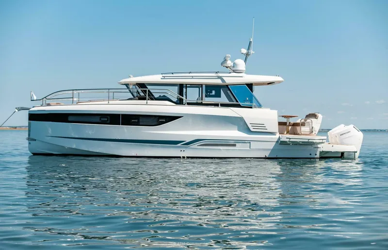 Slide: The Image of Wellcraft 44 Explorer - 5535896